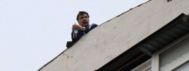 Заломили руки: силовики задержали Саакашвили