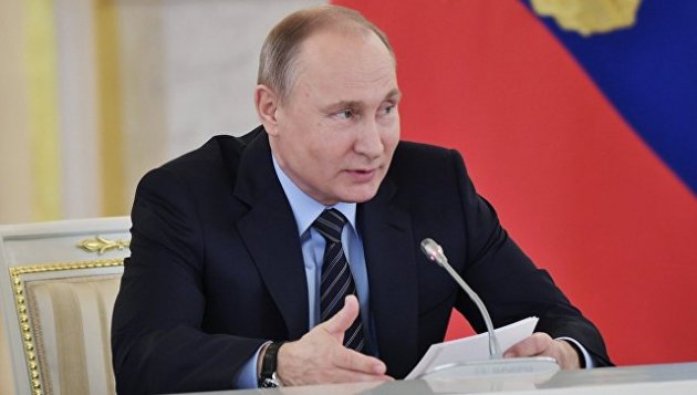 Путин прервал важное заседание из-за неожиданного телефонного звонка