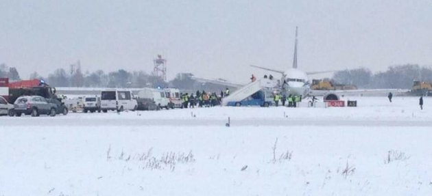 В аэропорту "Борисполь" ЧП: самолет неудачно приземлился