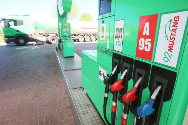 Бензин выше 30 грн/л: почему на заправках продолжает дорожать топливо