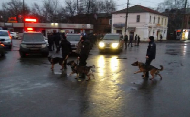 В Харькове отделение «Укрпочты» захватил мужчина с взрывчаткой