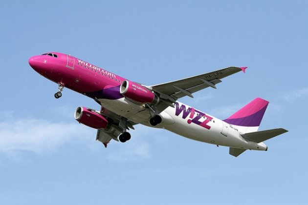 ЧП в воздухе: в самолет Wizz Air ударила молния