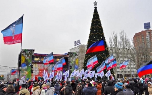 Лучше веселитесь: вооруженные донецкие "Деды Морозы" поразили украинцев