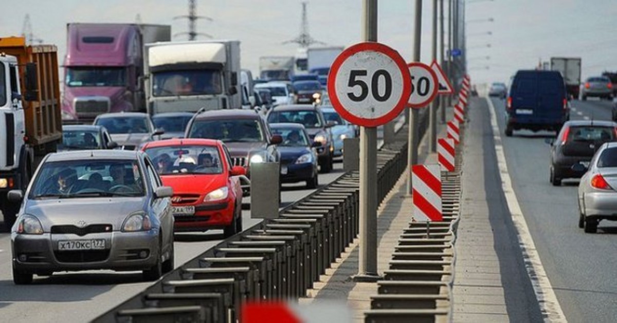 Как водители реагируют на новое ограничение скорости в 50 км/ч: все "за" и "против"