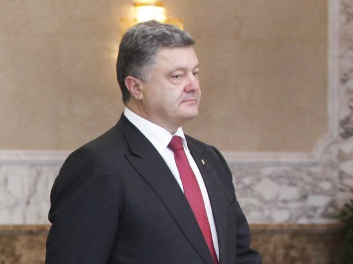 Порошенко помиловал и передал "ДНР" девушку, которая подорвала гранатой нацгвардейцев