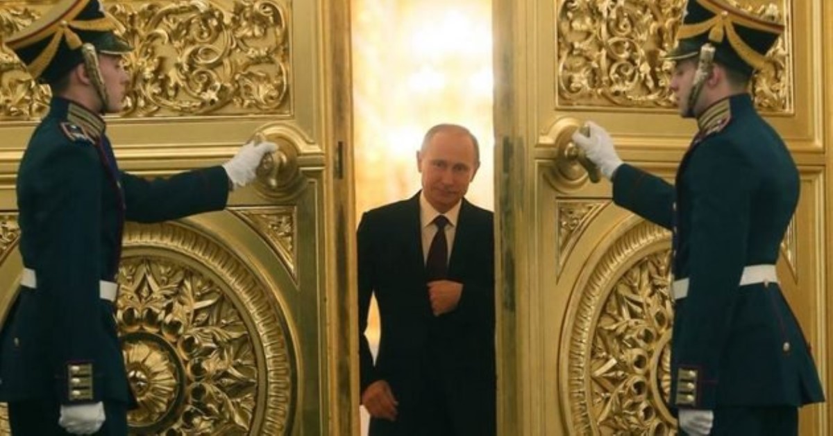 Подарите ему учебник: в сети подняли на смех исторический конфуз Путина