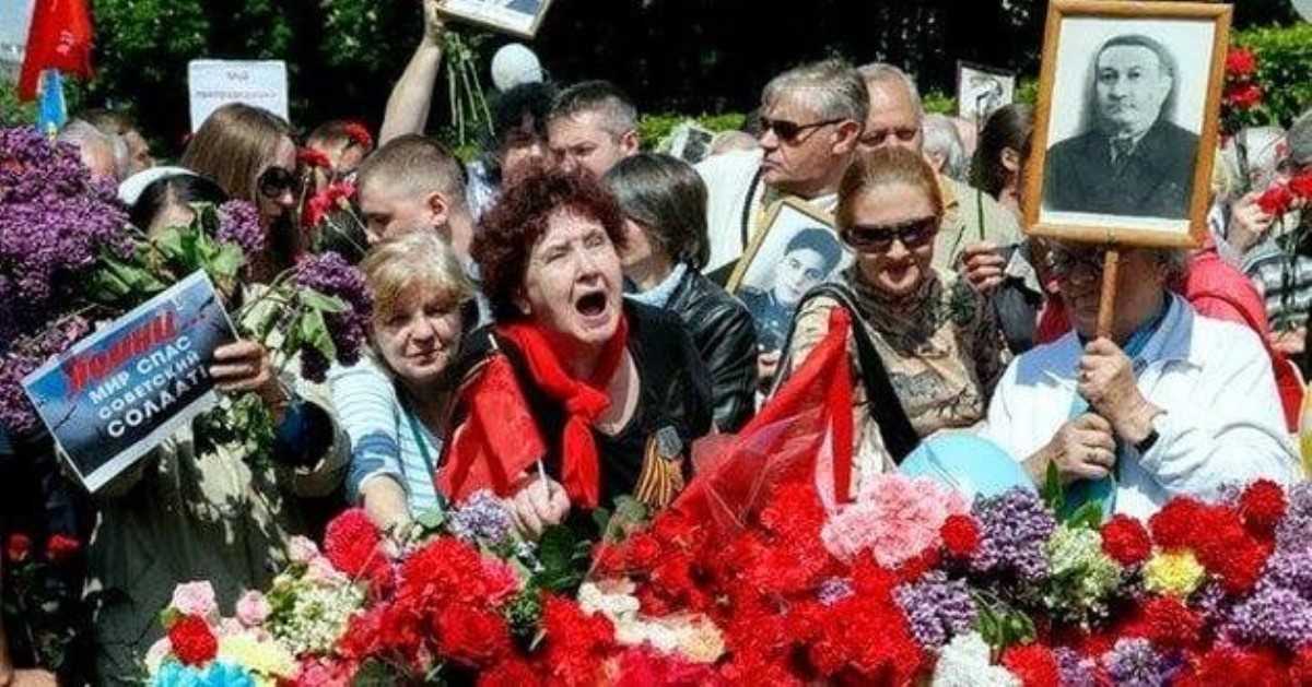 Деды были бы в шоке: в Крыму поставили странный памятник советским партизанам