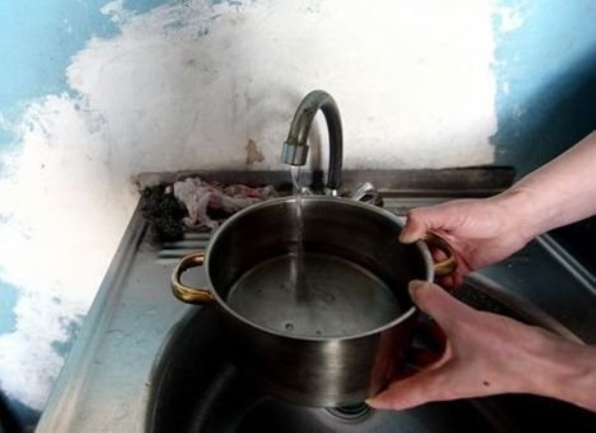 Украина прекратила подачу воды "ЛНР": в Луганске забили тревогу