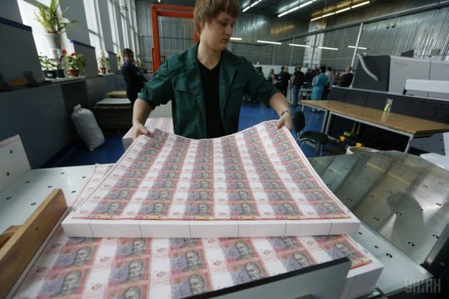 Субсидии отберут? Средняя зарплата украинцев составит 10000 гривен
