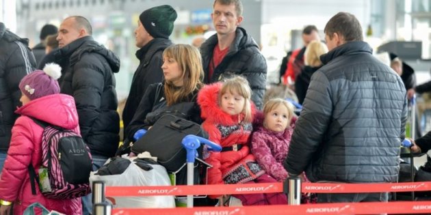 Уже не миллионы: Польша озвучила новое число "беженцев из Украины"