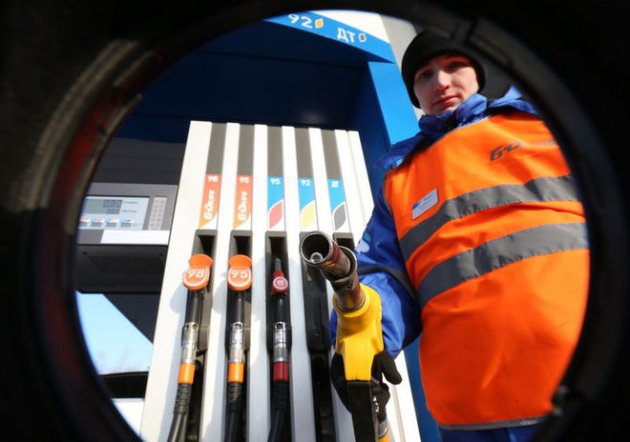Водителей призывают не покупать бензин и дизель на украинских АЗС