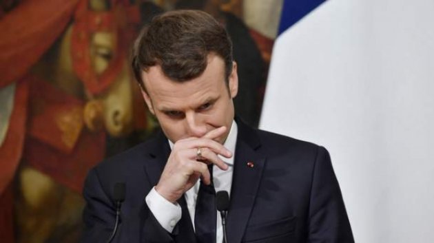 Президент Франции Макрон написал эротический роман