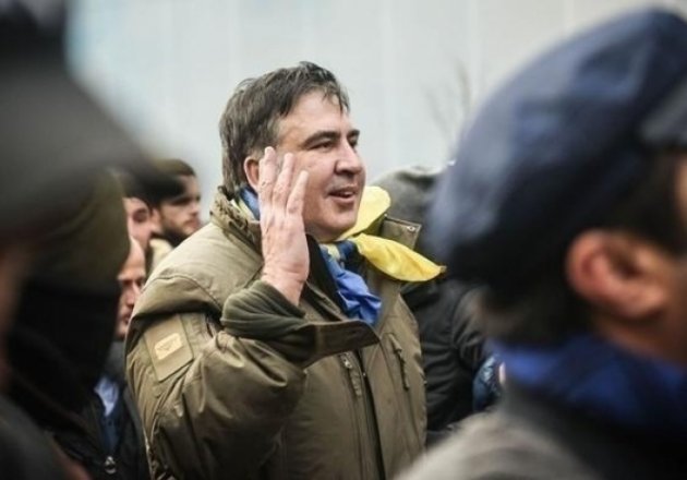 Саакашвили заступился за Порошенко