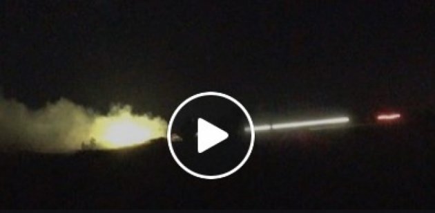 В сети опубликовано видео ночных артиллерийских стрельб 93-й бригады