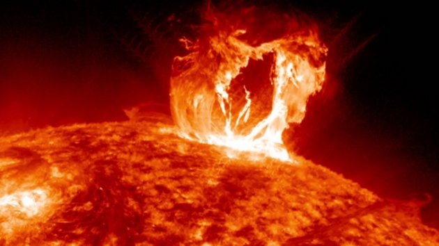 Из-за мощной вспышки на Солнце Землю накроет магнитная буря