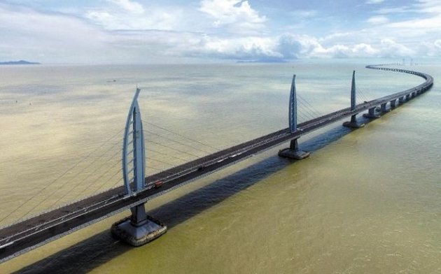 Китайцы построили самый длинный в мире мост