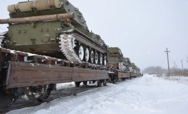 Появились кадры переброски танков ВСУ, прибыли инструкторы НАТО
