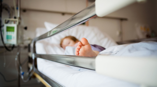 Провал медреформы: ребенок умирал от боли, часами дожидаясь врачей