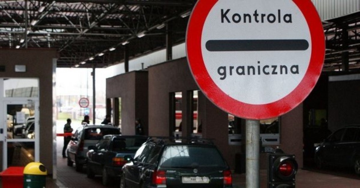 Заблокированы два пункта пропуска на границе с Польшей: что происходит