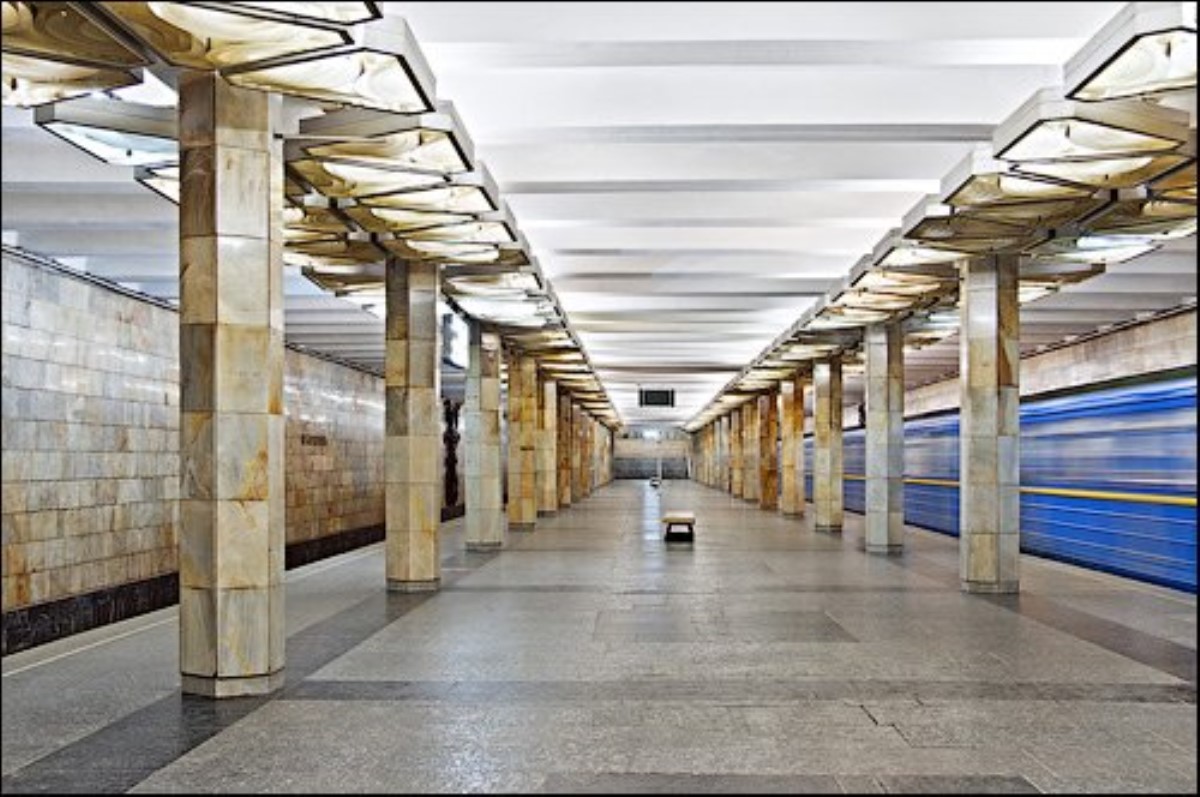 В Киеве переименовали станцию и линию метро