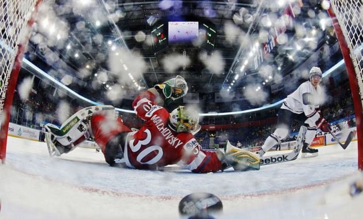 Дно на Олимпиаде: позорный матч сборной России по хоккею в одной фотографии