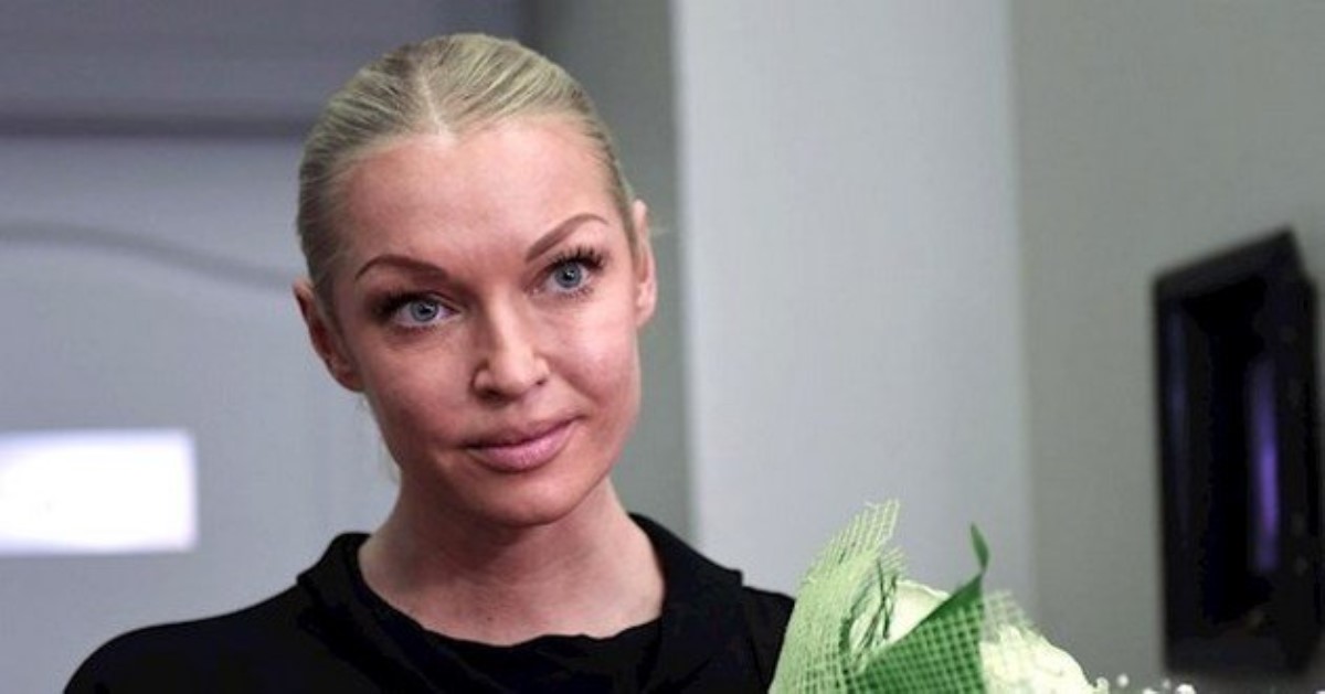 Мозги пропила:  Волочкова шокировала сети фото с любовником и дочерью