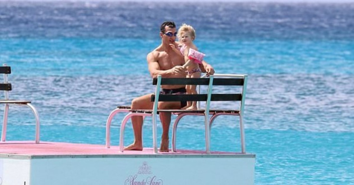 Как Кличко  проводит каникулы с дочкой на Барбадосе