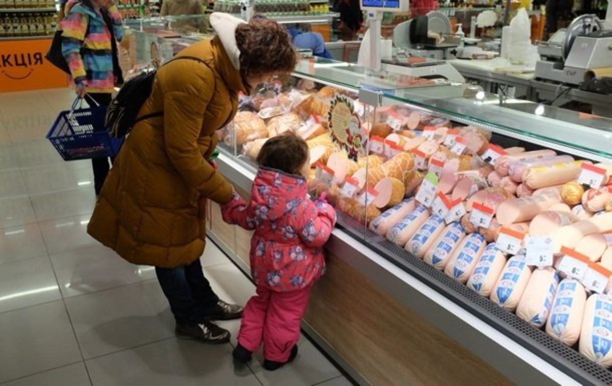 Украинцы тратят на продукты меньше всех в Европе