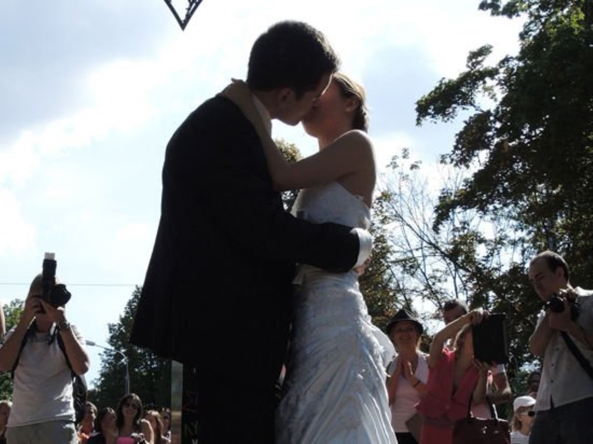 Украинки стали вдвое чаще выходить замуж за иностранцев