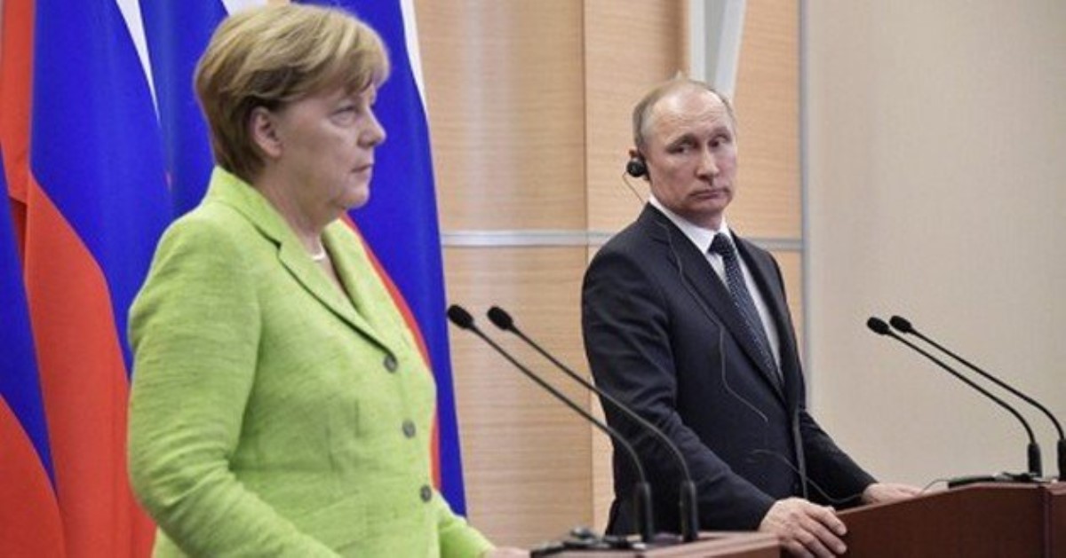 Нож в спину: Меркель готова пойти в объятия Путина