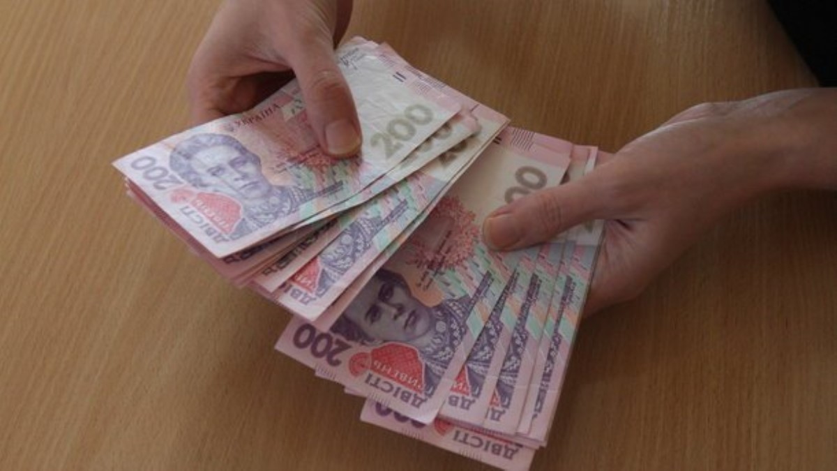 Сколько на самом деле зарабатывают украинцы и как вырастут их зарплаты