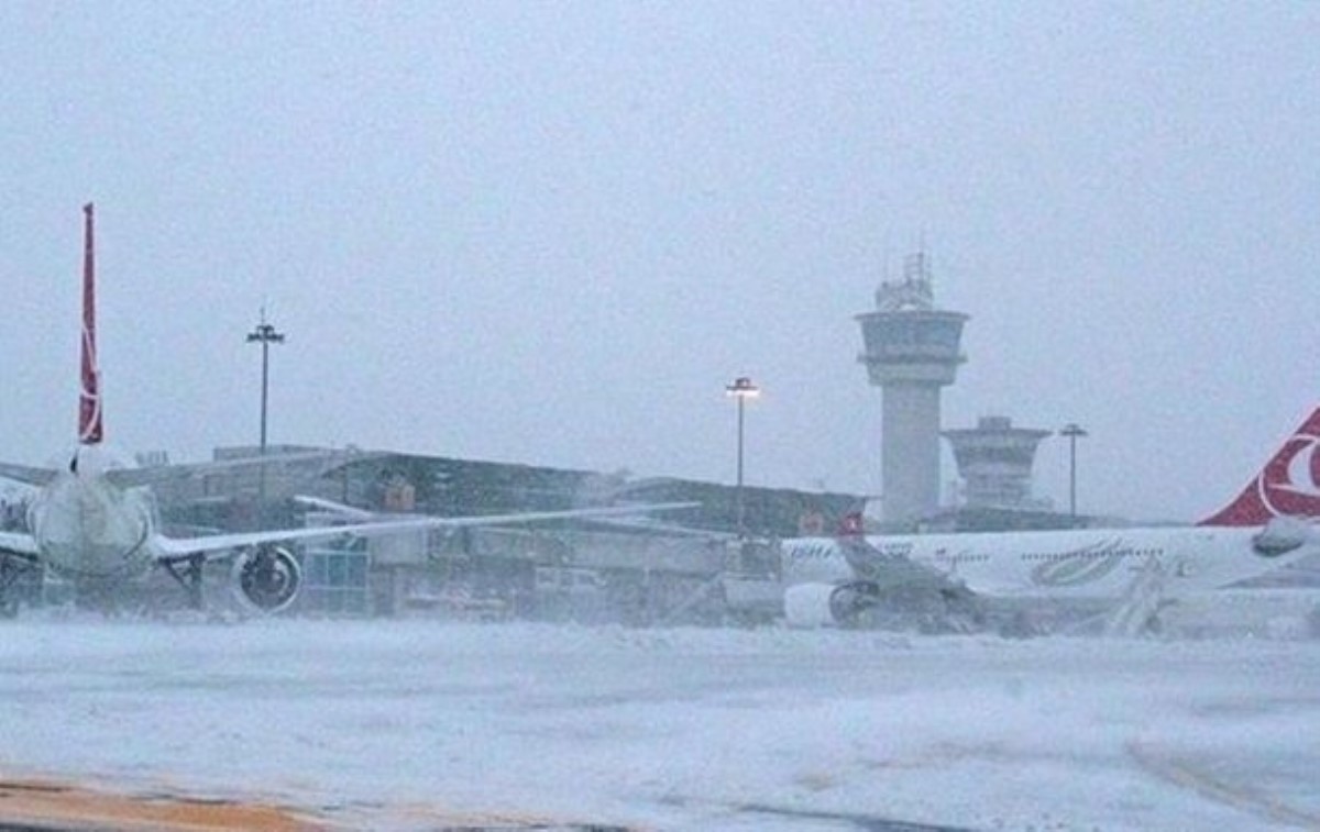 В Херсоне закрылся аэропорт, Одесса на очереди