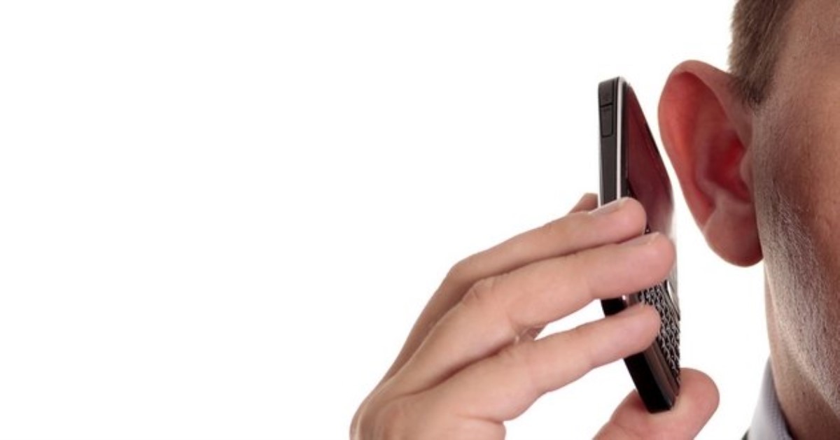 Шпигун у кишені: як вберегтись від прослуховування телефону