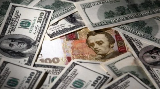 Долар и евро возобновили рост: что будет на выходных