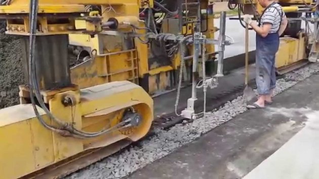 Украина начинает строительство бетонных дорог