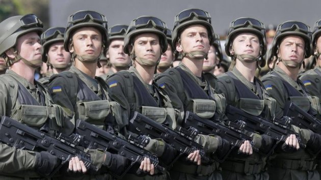 "У нас не УПА, у нас украинская армия". Что говорят бойцы ВСУ о замене приветствия на "Слава Украине!"