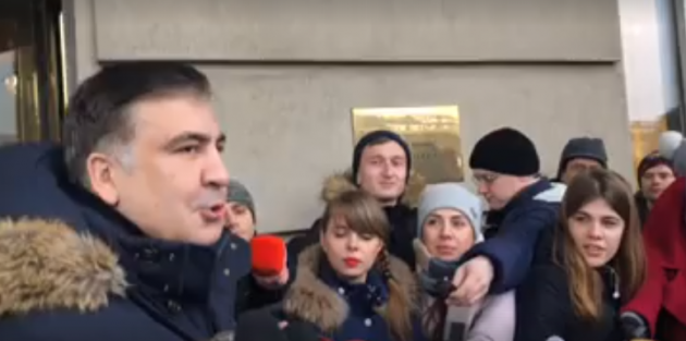 Нет денег: Саакашвили съехал с квартиры на Костельной