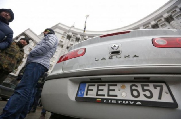 Владельцам авто на еврономерах дадут всего три месяца?