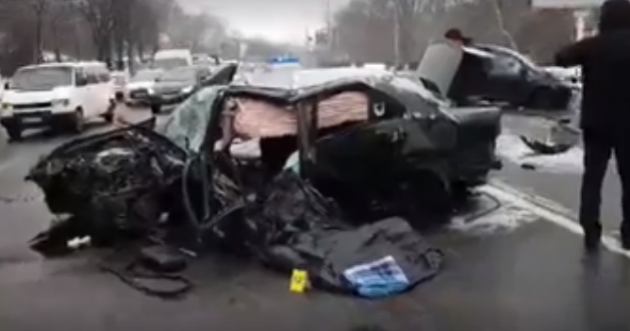 В Киеве в лобовом ДТП погиб полицейский, есть раненые