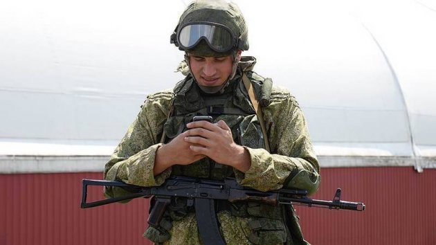 Российская армия собирается отказаться от смартфонов