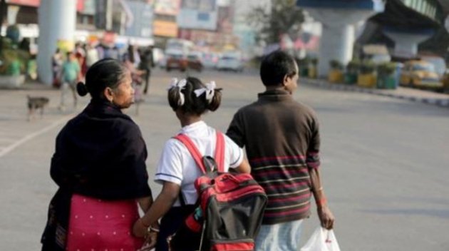 В Индии авто "влетело" в здание школы, есть погибшие