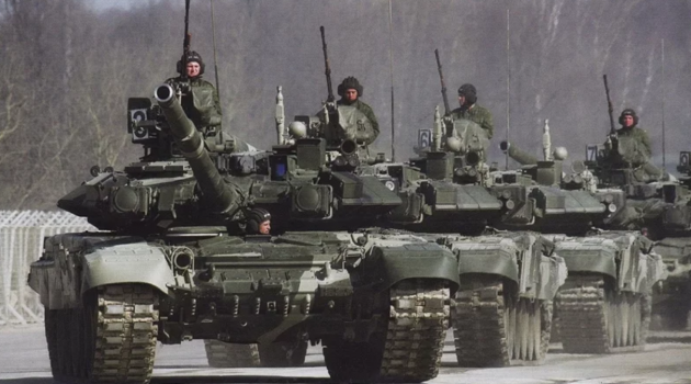 К украинской границе приблизилась колонна военной техники РФ