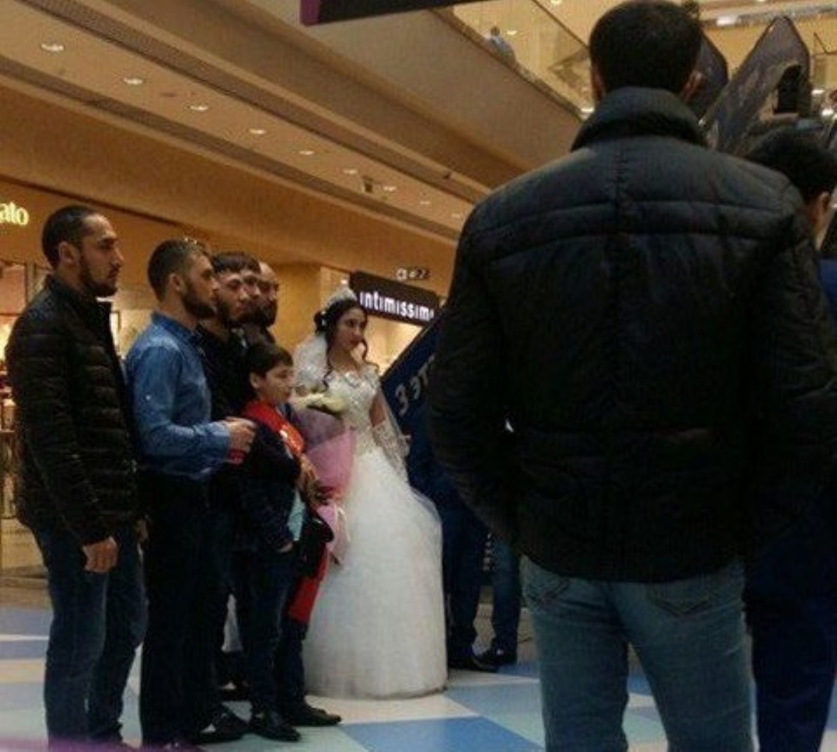 В России 11-летний цыган женился на своей возлюбленной