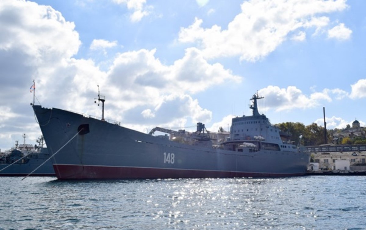 Военный корабль России вошел в Средиземное море