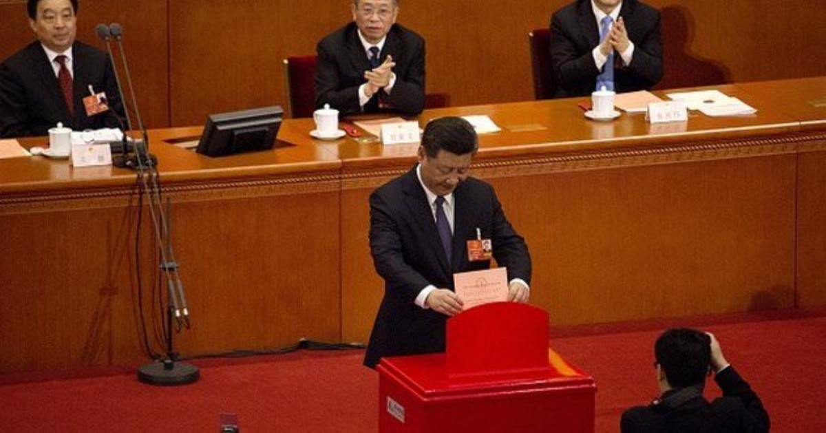 Си Цзиньпину разрешили стать пожизненным лидером Китая