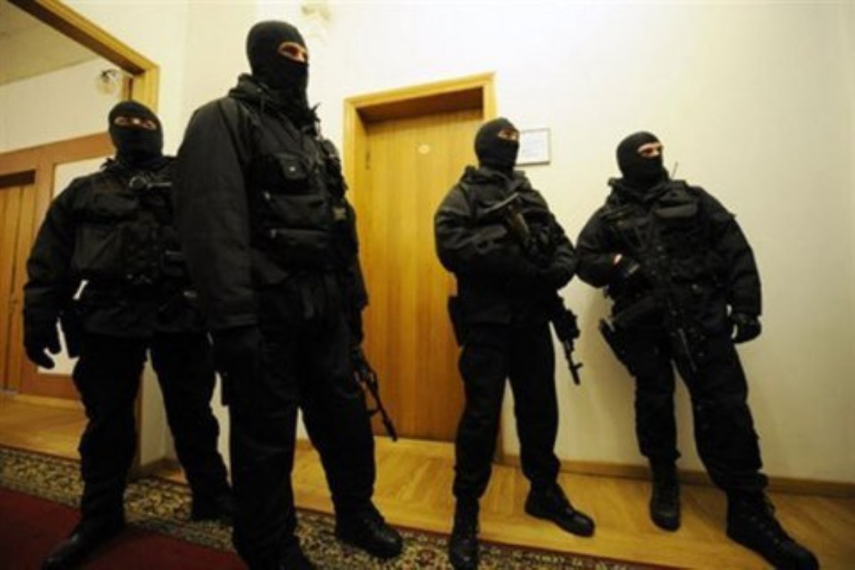 "Подрывают Украину": СБУ пришла с обысками к ряду журналистов