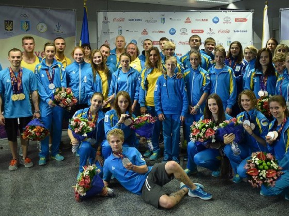 Украинские спортсмены могут выступать в РФ, но за свой счет