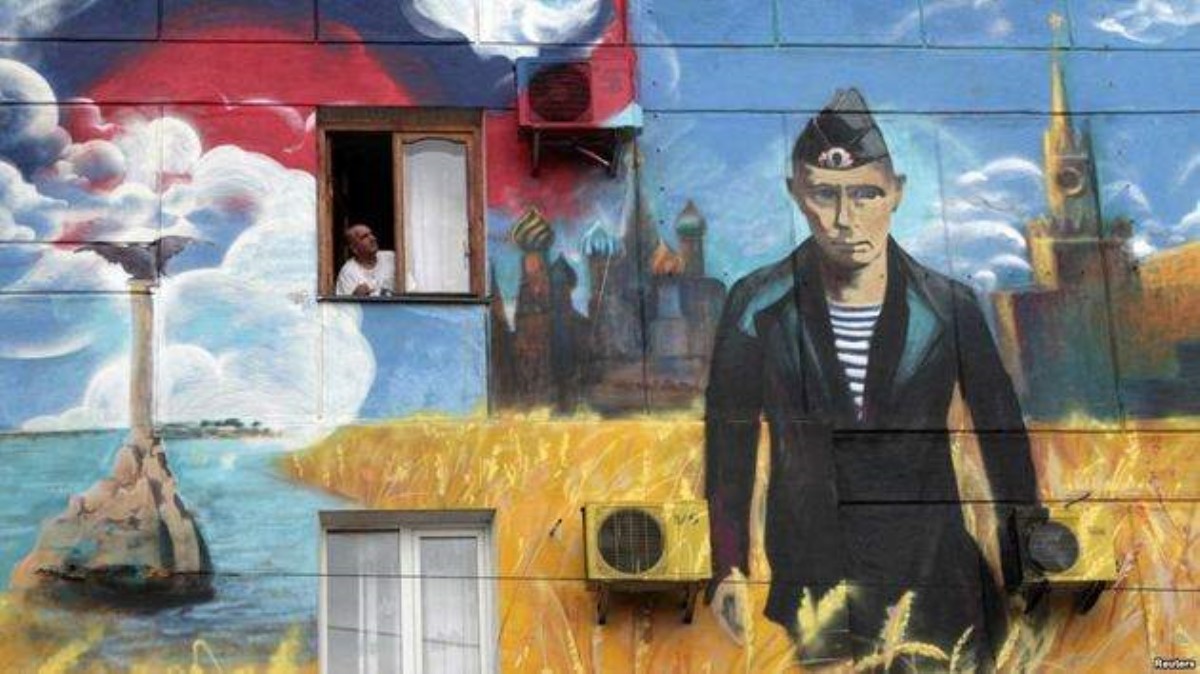 «Родная гавань» - все? В Крыму замазали граффити с Путиным