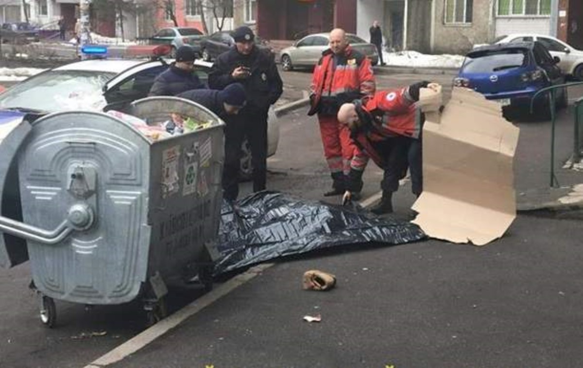 В Киеве женщина выбросилась с 16 этажа