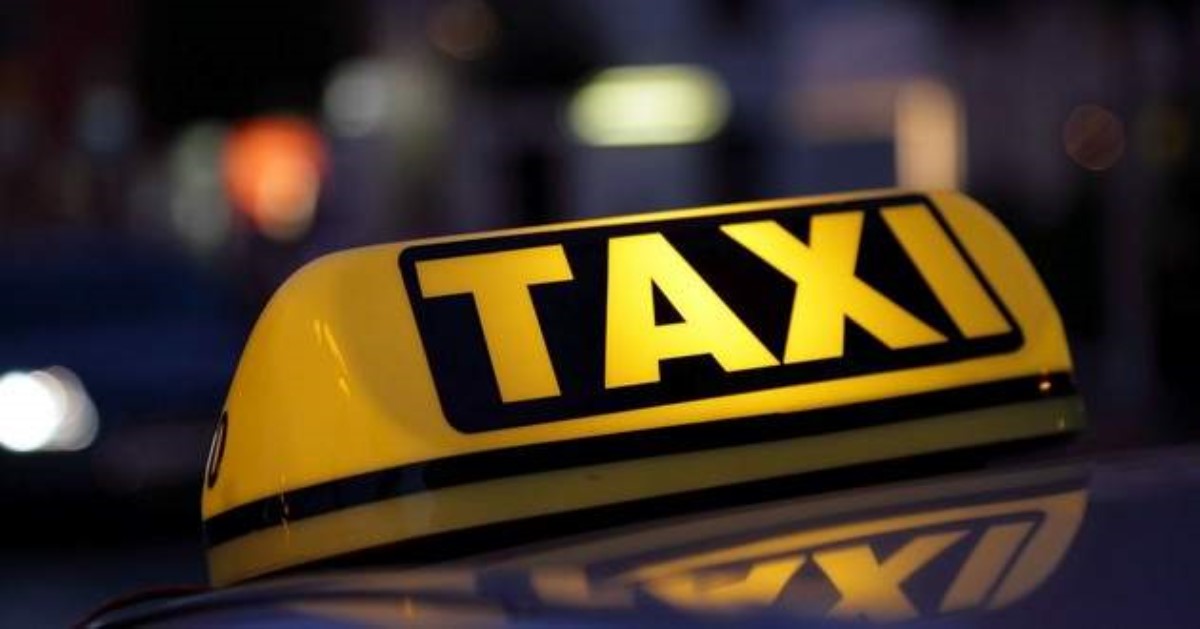 В Киеве таксисты жестко наказали вооруженного пассажира